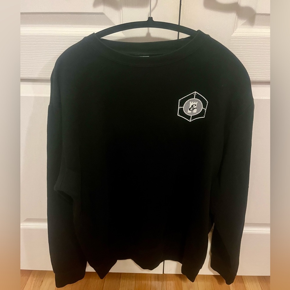 Men’s Crooks & Castles size M black crewneck sweater